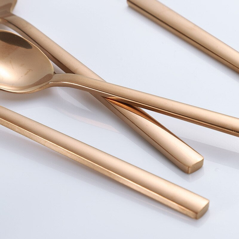 30-Piece 18/10 Stainless Steel Cutlery Set with Polished Finish for 6 People