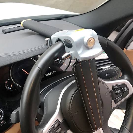 Adjustable Steering Wheel Lock with Triple Locking System for Vehicle Security