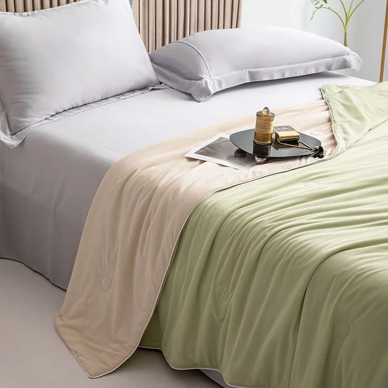 Breathable Cooling Blanket with Lightweight Cotton-Polyester Fabric