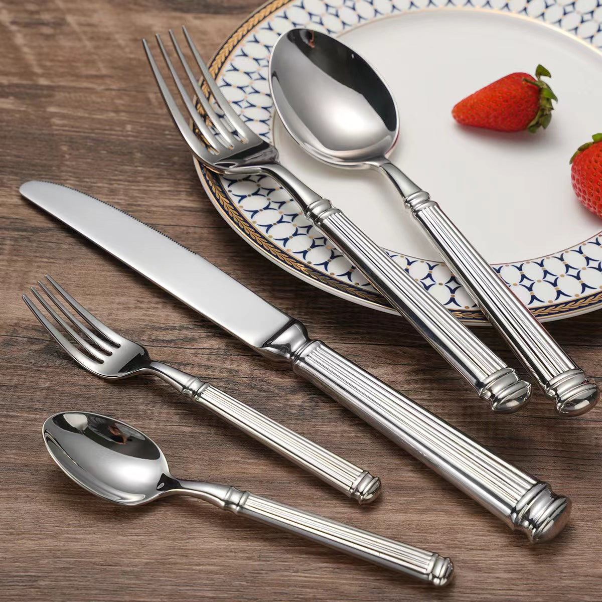 18/10 Stainless Steel Cutlery Set with Refined Finish and Polished Design