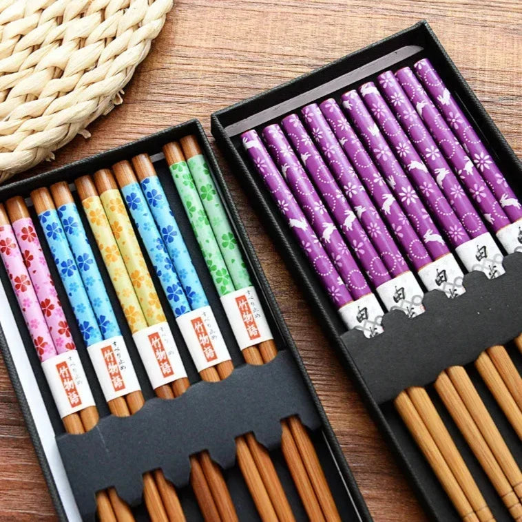 5-Piece Bamboo Chopsticks Gift Set with Decorative Cultural Patterns