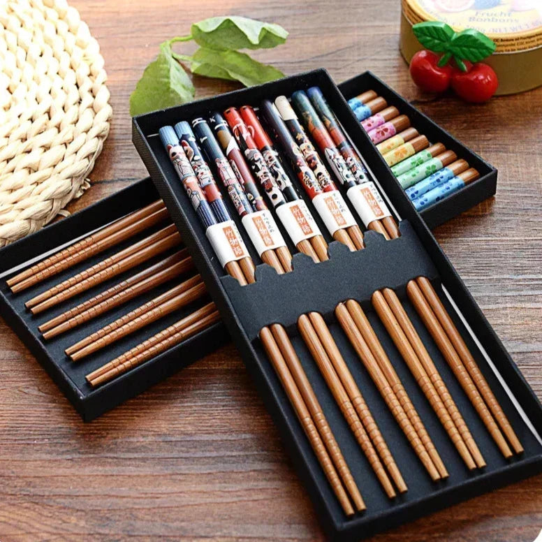 5-Piece Bamboo Chopsticks Gift Set with Decorative Cultural Patterns