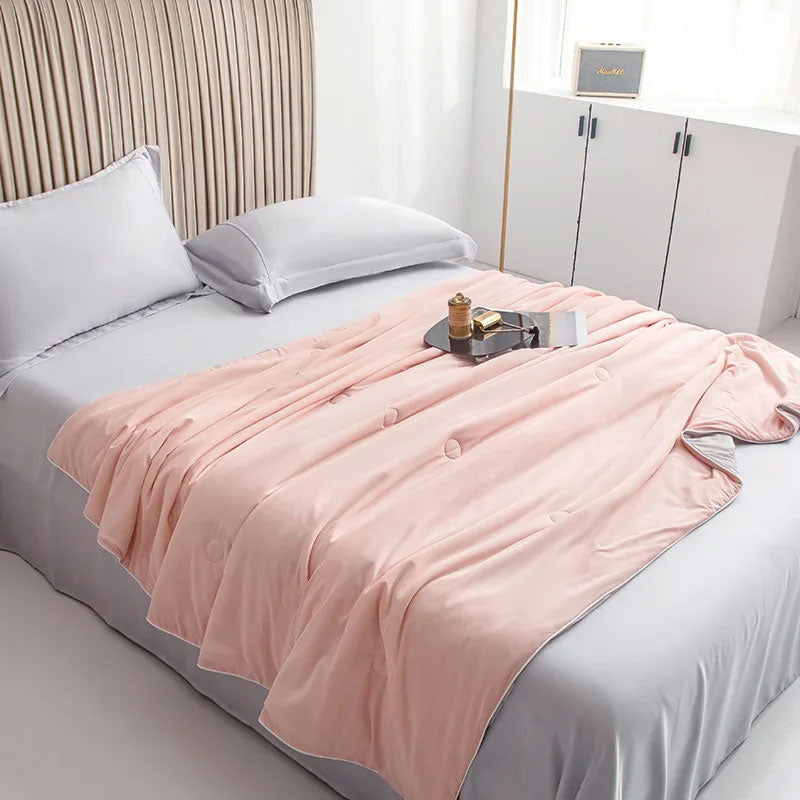 Breathable Cooling Blanket with Lightweight Cotton-Polyester Fabric