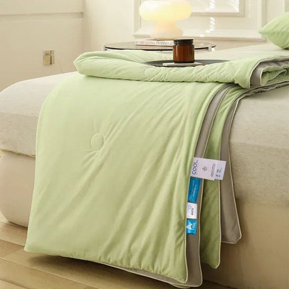 Breathable Cooling Blanket with Lightweight Cotton-Polyester Fabric