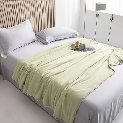 Breathable Cooling Blanket with Lightweight Cotton-Polyester Fabric