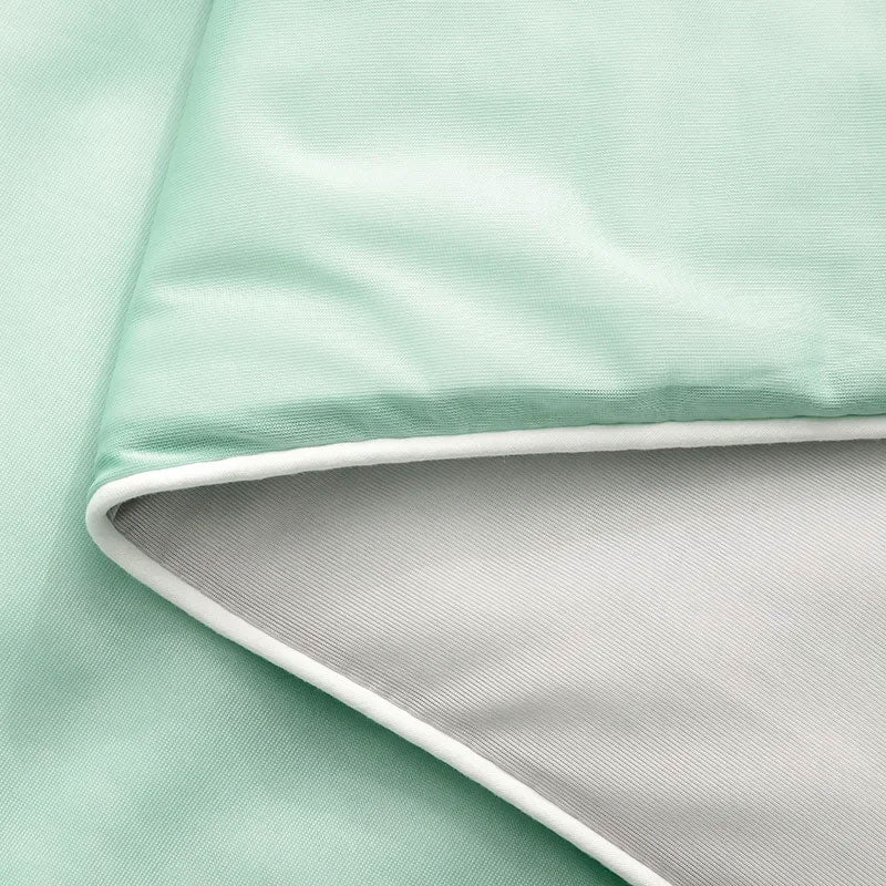 Breathable Cooling Blanket with Lightweight Cotton-Polyester Fabric