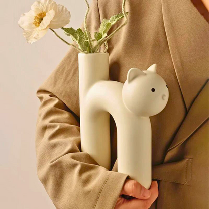 Ceramic Vase with Smooth Glazed Finish and Modern Minimalist Design
