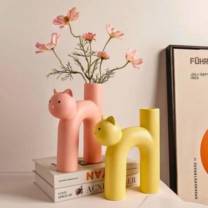 Ceramic Vase with Smooth Glazed Finish and Modern Minimalist Design