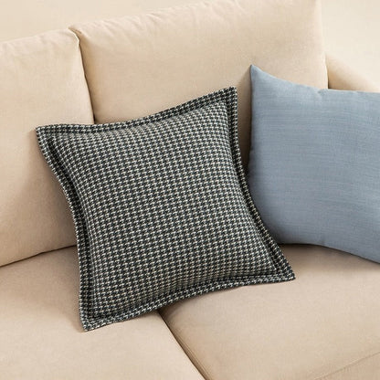 Classic Houndstooth Jacquard Cushion Cover with Timeless Pattern