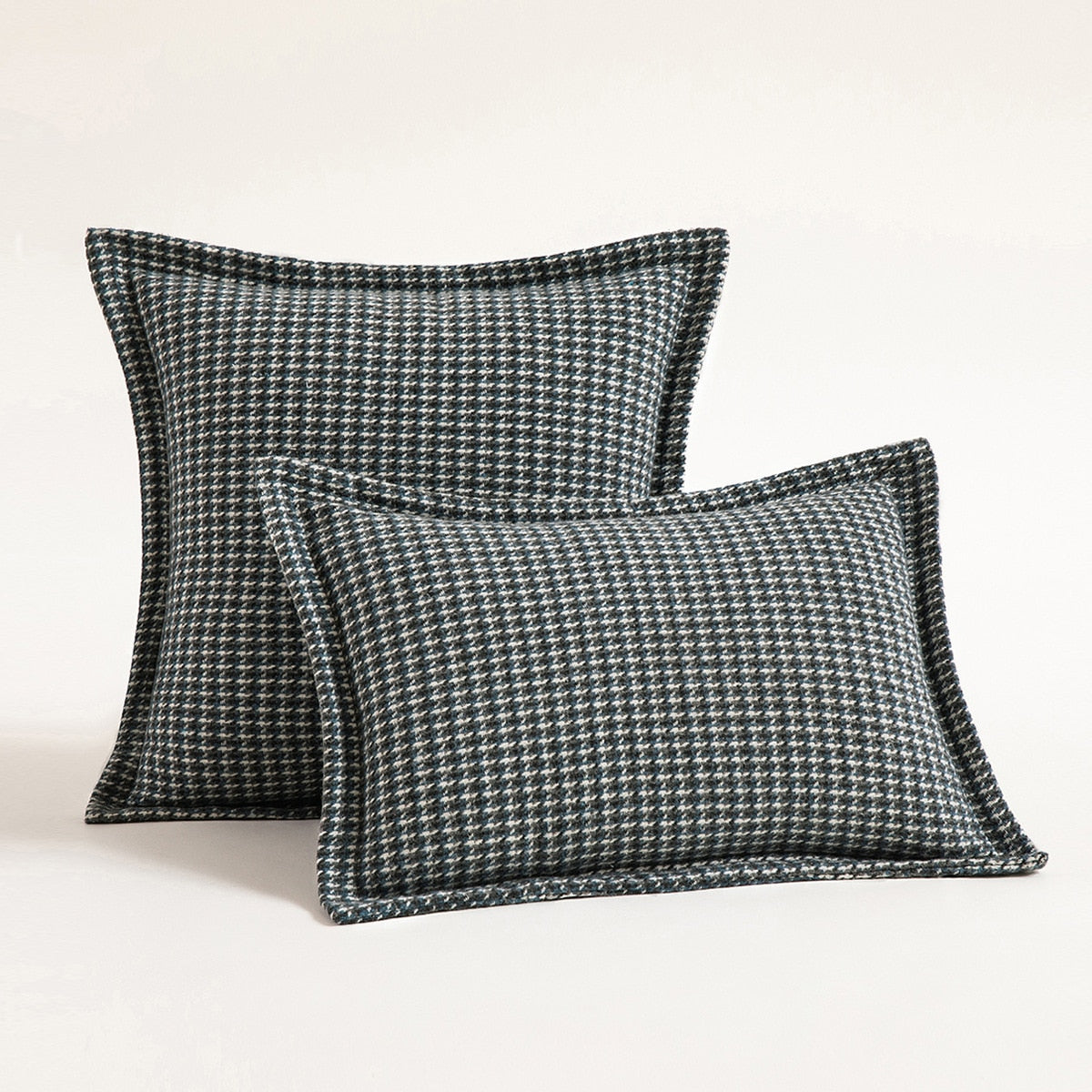 Classic Houndstooth Jacquard Cushion Cover with Timeless Pattern