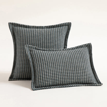 Classic Houndstooth Jacquard Cushion Cover with Timeless Pattern