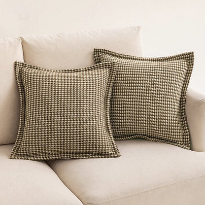 Classic Houndstooth Jacquard Cushion Cover with Timeless Pattern