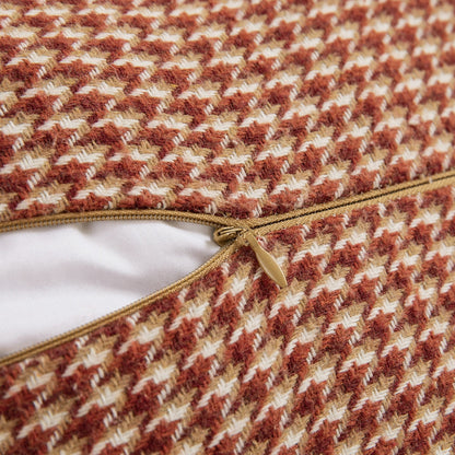 Classic Houndstooth Jacquard Cushion Cover with Timeless Pattern