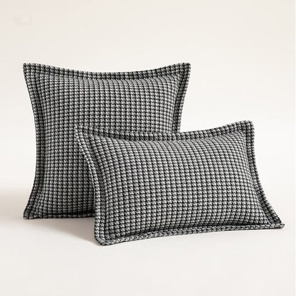 Classic Houndstooth Jacquard Cushion Cover with Timeless Pattern