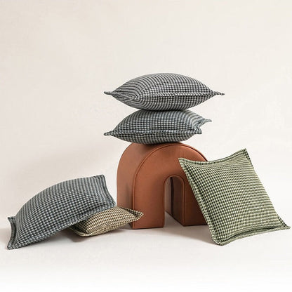 Classic Houndstooth Jacquard Cushion Cover with Timeless Pattern