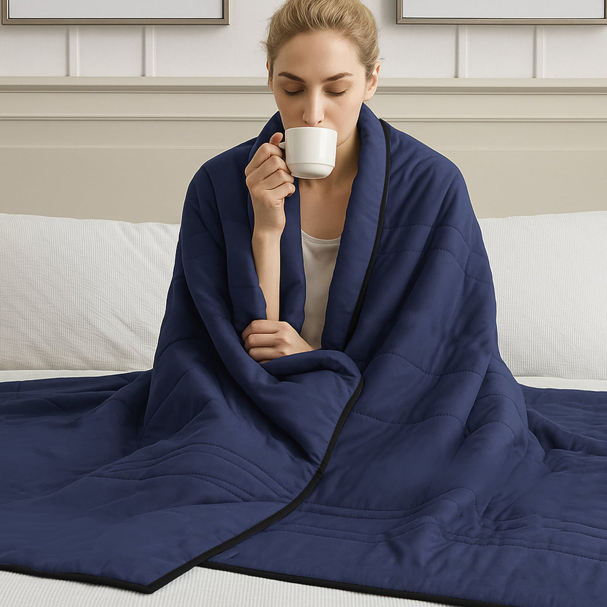 Cooling Blanket with Moisture-Wicking Breathable Fabric for Warm Nights