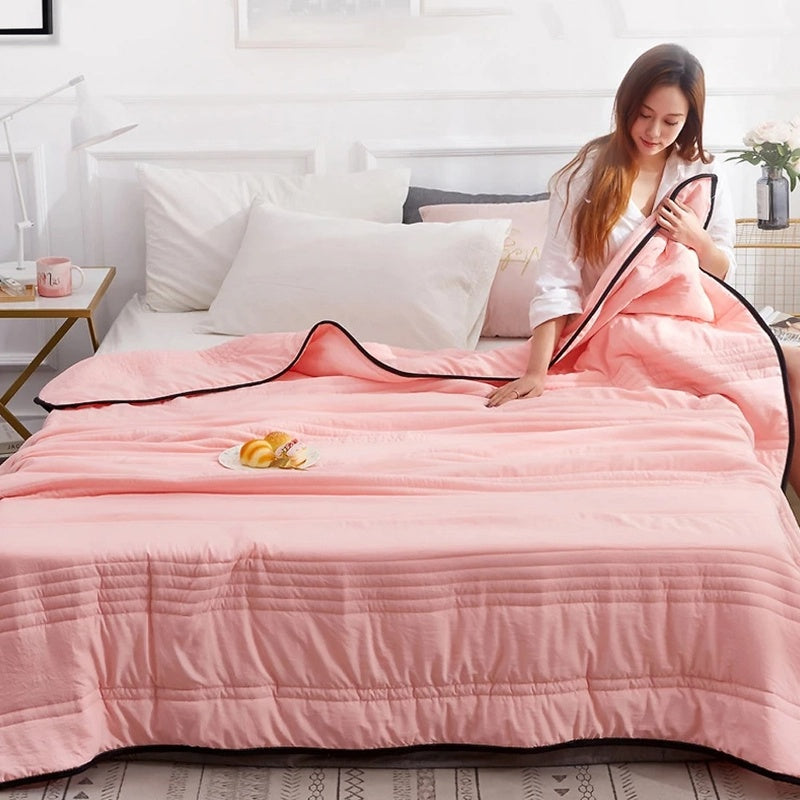 Cooling Blanket with Soft Breathable Fabric for Comfortable Sleep