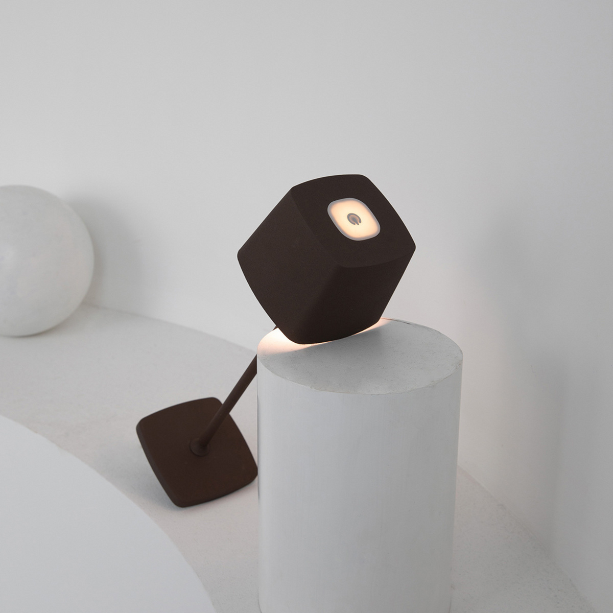 Dimmable Wireless Table Lamp with Touch Control, Aluminium and Acrylic Design