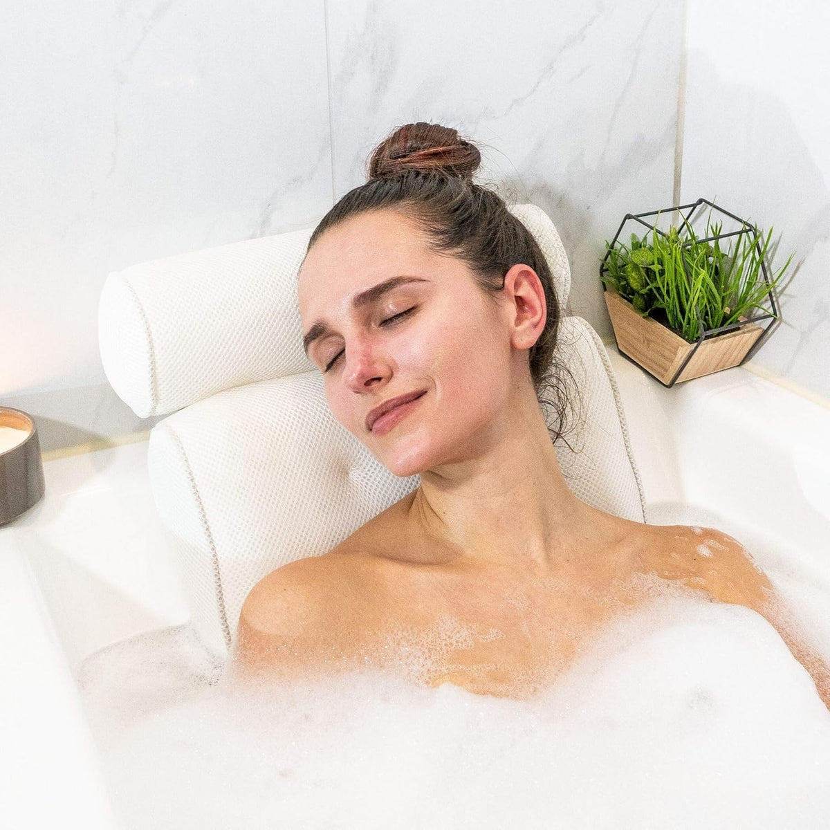 Ergonomic Bath Pillow – Supportive 3D Mesh Cushion with Non Slip Suction Cups
