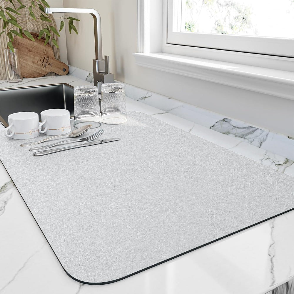Fast-Drying Kitchen Dish Mat with Absorbent Diatomite Fibres and Roll-Up Design