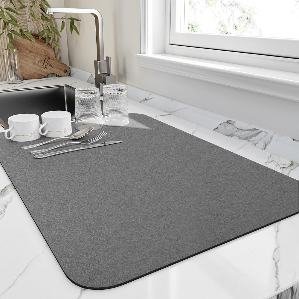 Fast-Drying Kitchen Dish Mat with Absorbent Diatomite Fibres and Roll-Up Design