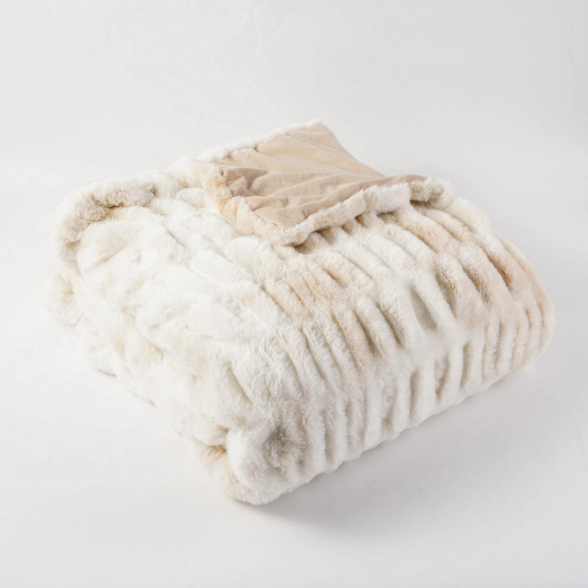 Faux Fur Throw Blanket – Double-Sided Soft Rabbit-Style Fur with Ruched Finish