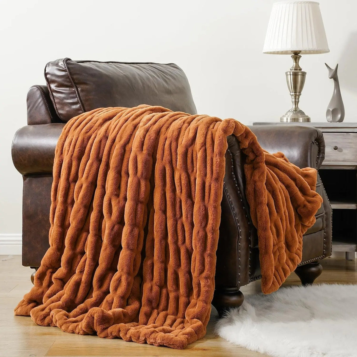 Faux Fur Throw Blanket – Double-Sided Soft Rabbit-Style Fur with Ruched Finish
