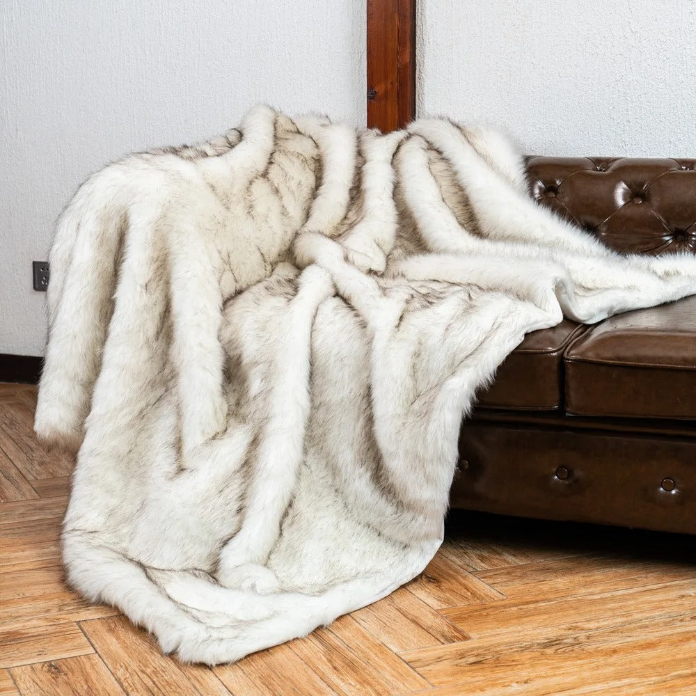 Faux Fur Throw Blanket for Sofa and Bed with Soft Fox Fur Look