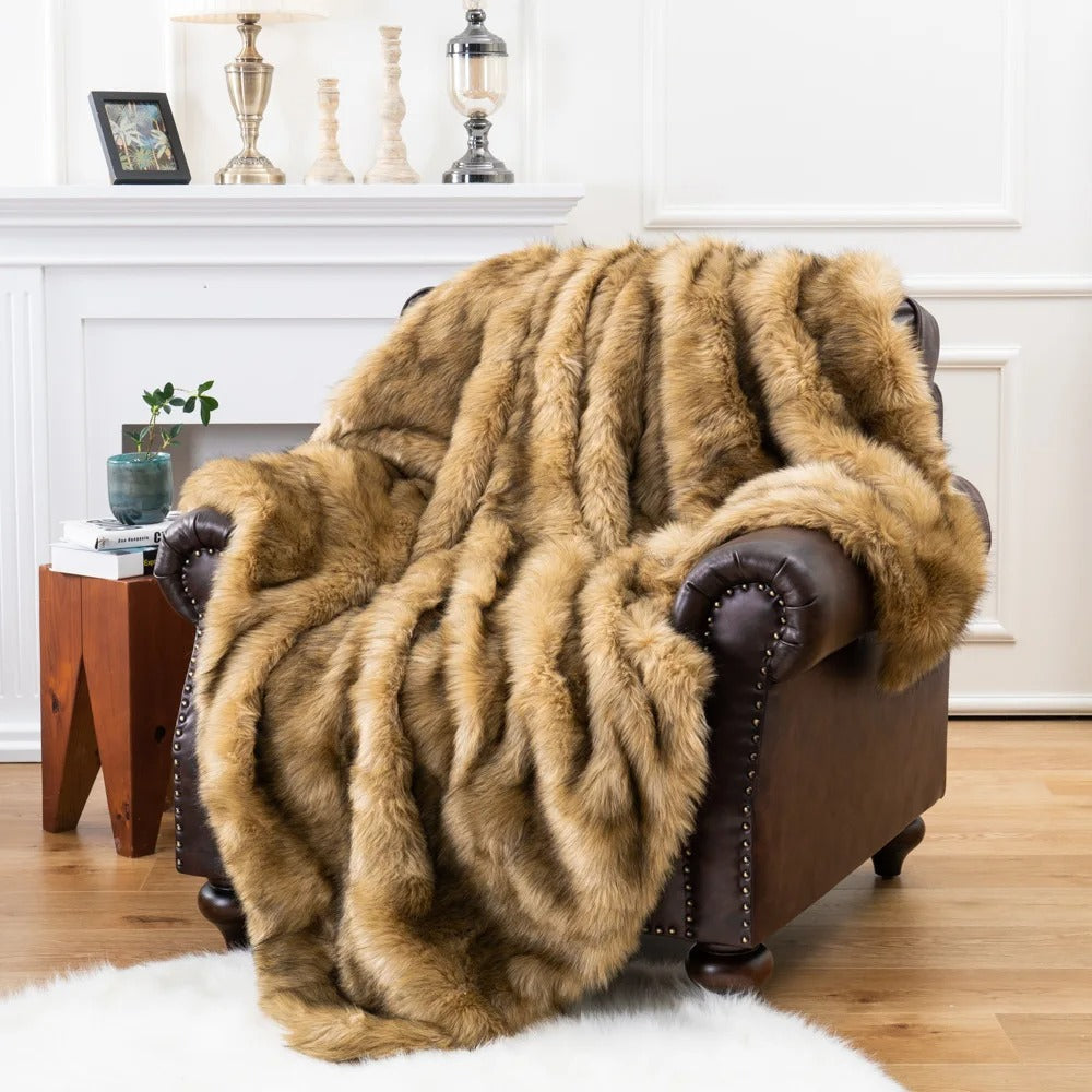 Faux Fur Throw Blanket for Sofa and Bed with Soft Fox Fur Look
