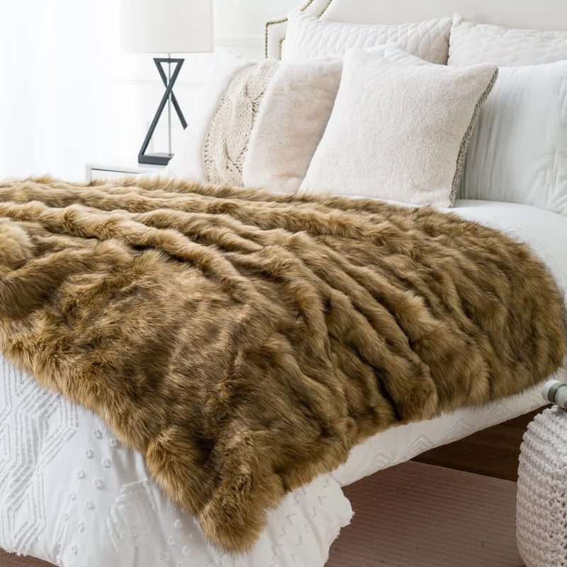 Faux Fur Throw Blanket for Sofa and Bed with Soft Fox Fur Look