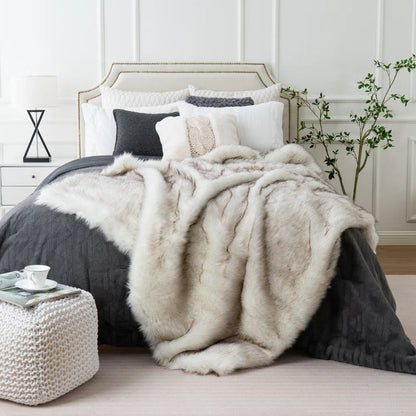 Faux Fur Throw Blanket for Sofa and Bed with Soft Fox Fur Look
