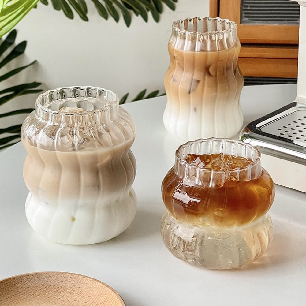 Hand-Blown Borosilicate Glass Set with Bubble Pattern for Hot and Cold Drinks