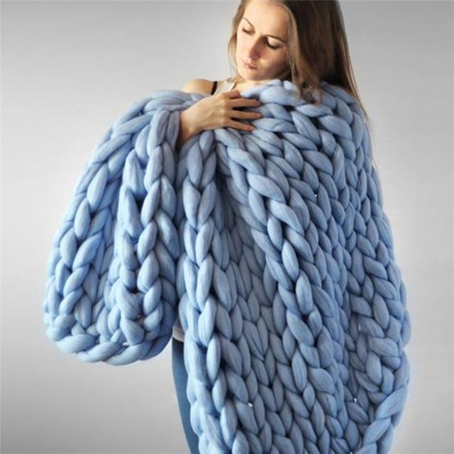 Handmade Chunky Knit Blanket with Soft Textured Design for Home Décor