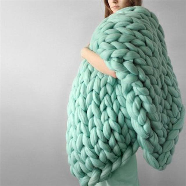 Handmade Chunky Knit Blanket with Soft Textured Design for Home Décor