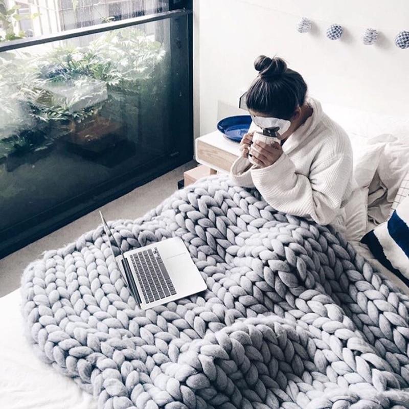 Handmade Chunky Knit Blanket with Soft Textured Design for Home Décor