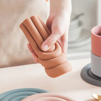 Heat-Resistant Silicone Coaster Set with Non-Slip Organic Design