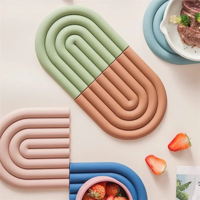 Heat-Resistant Silicone Coaster Set with Non-Slip Organic Design