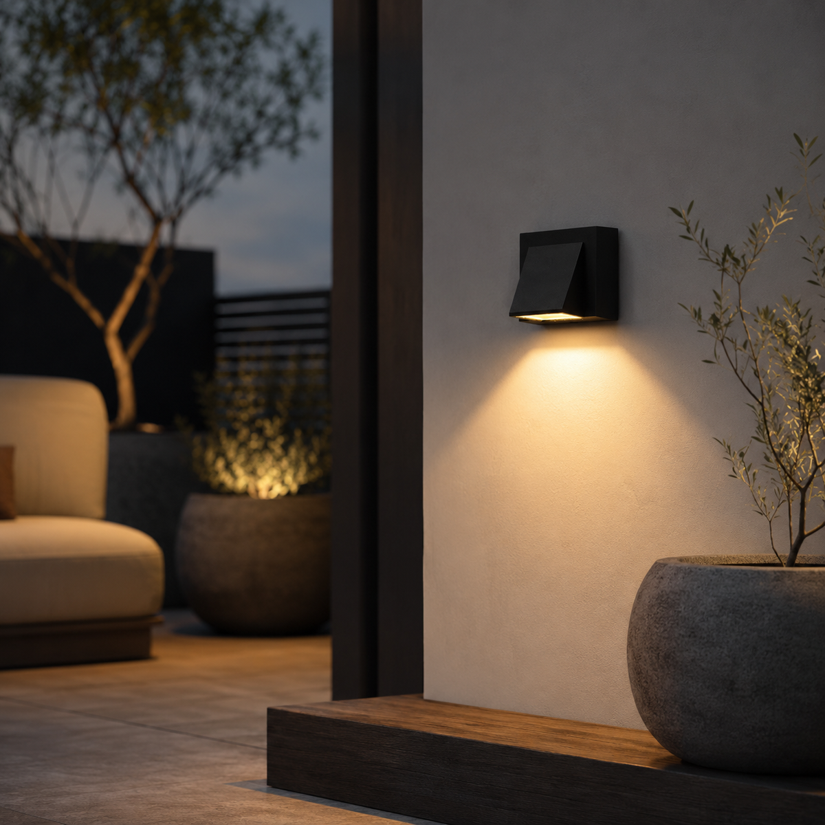 IP65 Outdoor Wall Sconce with Integrated 5W LED