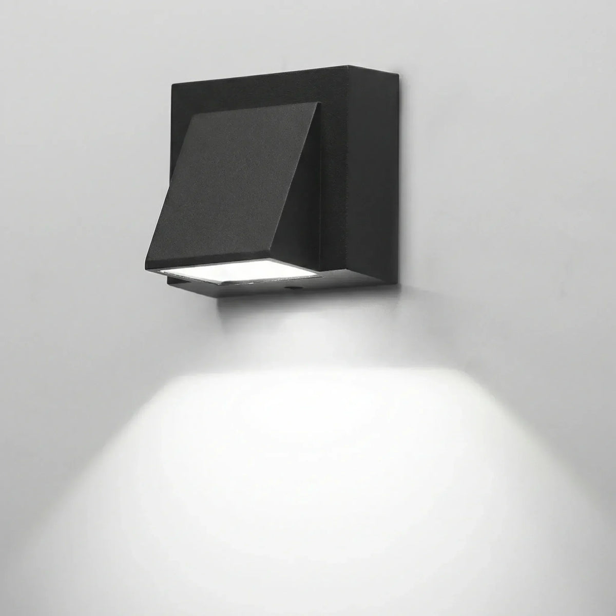 IP65 Outdoor Wall Sconce with Integrated 5W LED