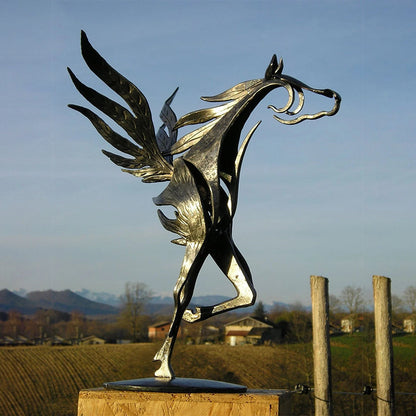 Kissing Horse Metal Garden Sculpture for Outdoor Decor