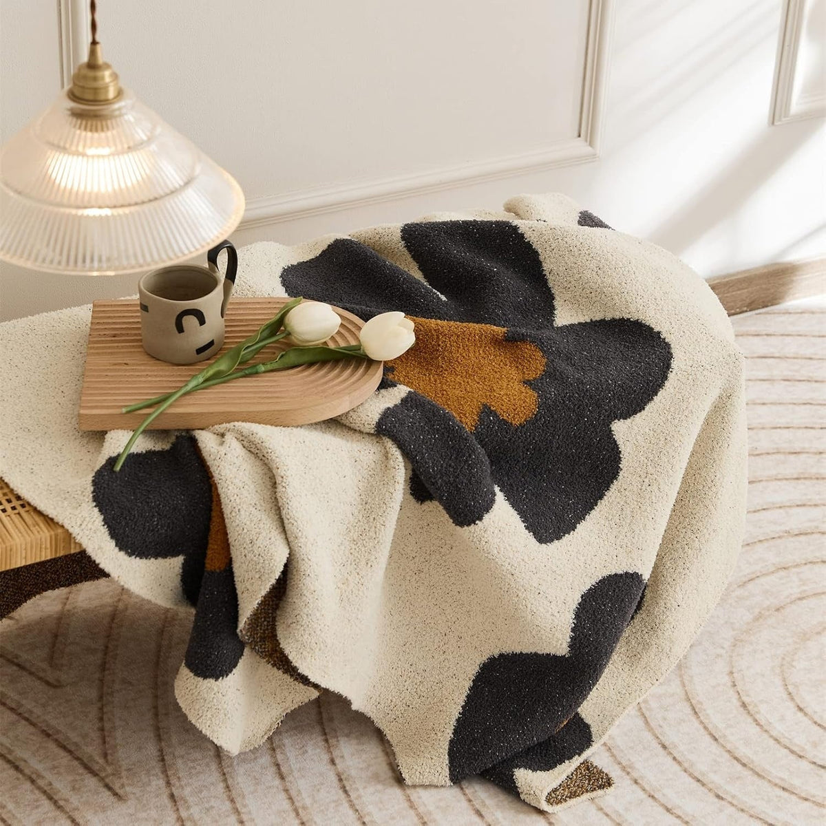 Knitted Floral Throw Blanket for Soft Warmth and Decorative Style