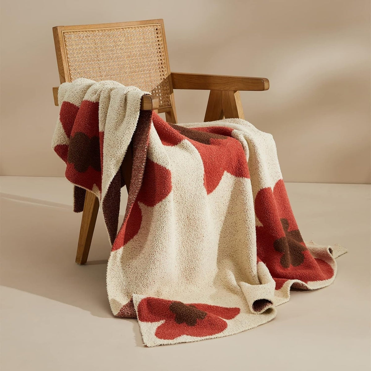 Knitted Floral Throw Blanket for Soft Warmth and Decorative Style