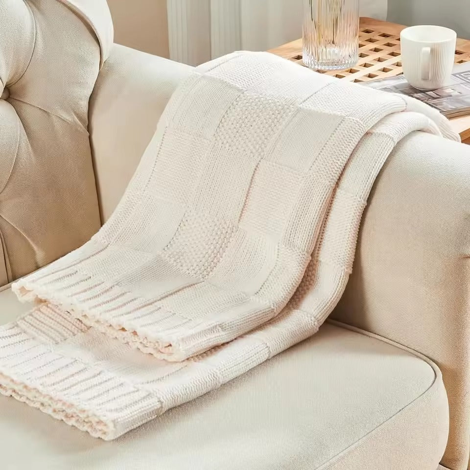 Knitted Throw Blanket with Soft Breathable Texture and Ribbed Edges