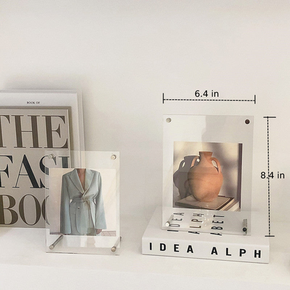 Minimalist Acrylic Photo Frame with Floating Display Effect
