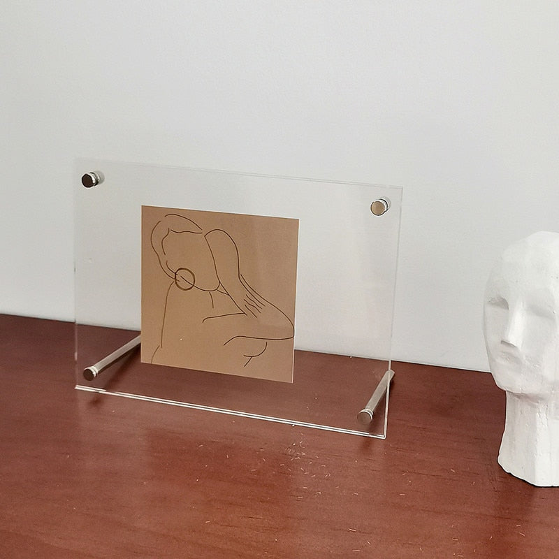 Minimalist Acrylic Photo Frame with Floating Display Effect
