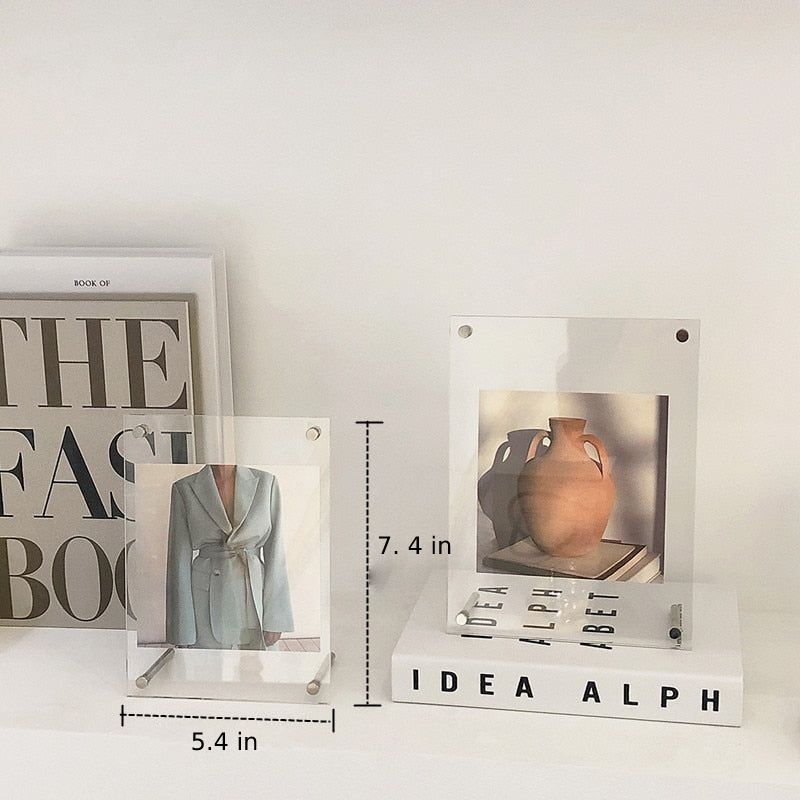 Minimalist Acrylic Photo Frame with Floating Display Effect
