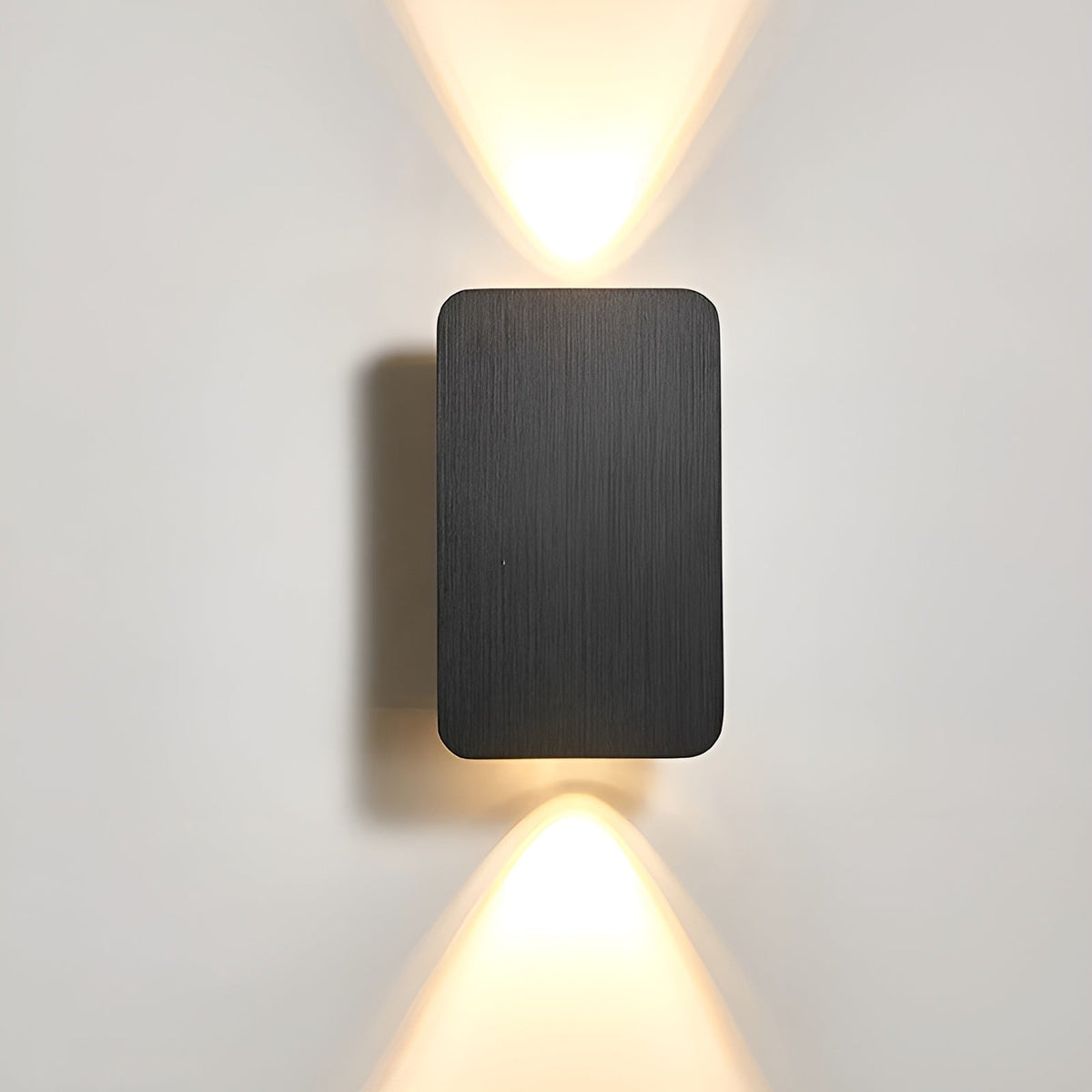 Minimalist LED Wall Lamp with Aluminium Body for Modern Interior Lighting