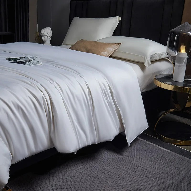 Mulberry Silk Duvet with 600 Thread Count Egyptian Cotton Cover