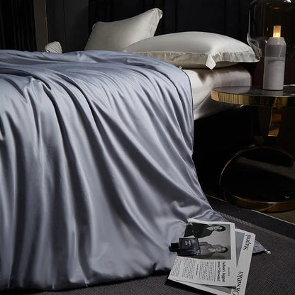 Mulberry Silk Duvet with Egyptian Cotton Cover for All-Season Comfort