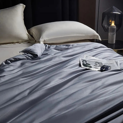 Mulberry Silk Duvet with Egyptian Cotton Cover for All-Season Comfort